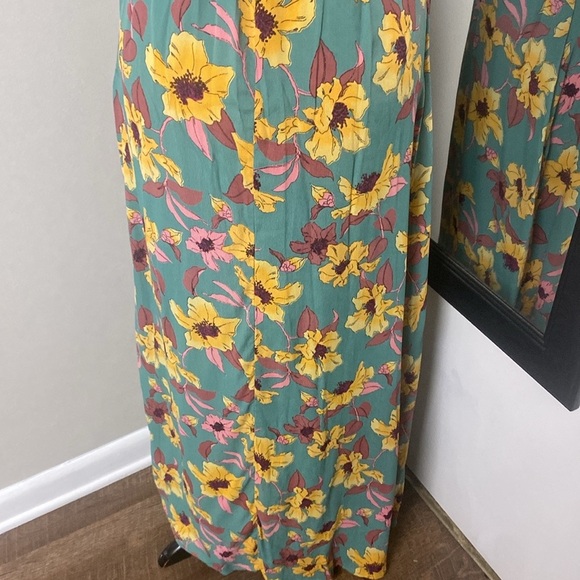 Flynne Skye Anderson Wrap Maxi Floral Tropical Beautiful Figure Flattering Dress - Picture 9 of 12